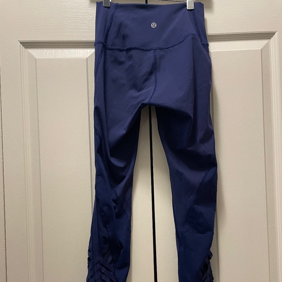 Lululemon Minimalist Tight (Full-On Luxtreme) - Picture 6 of 7